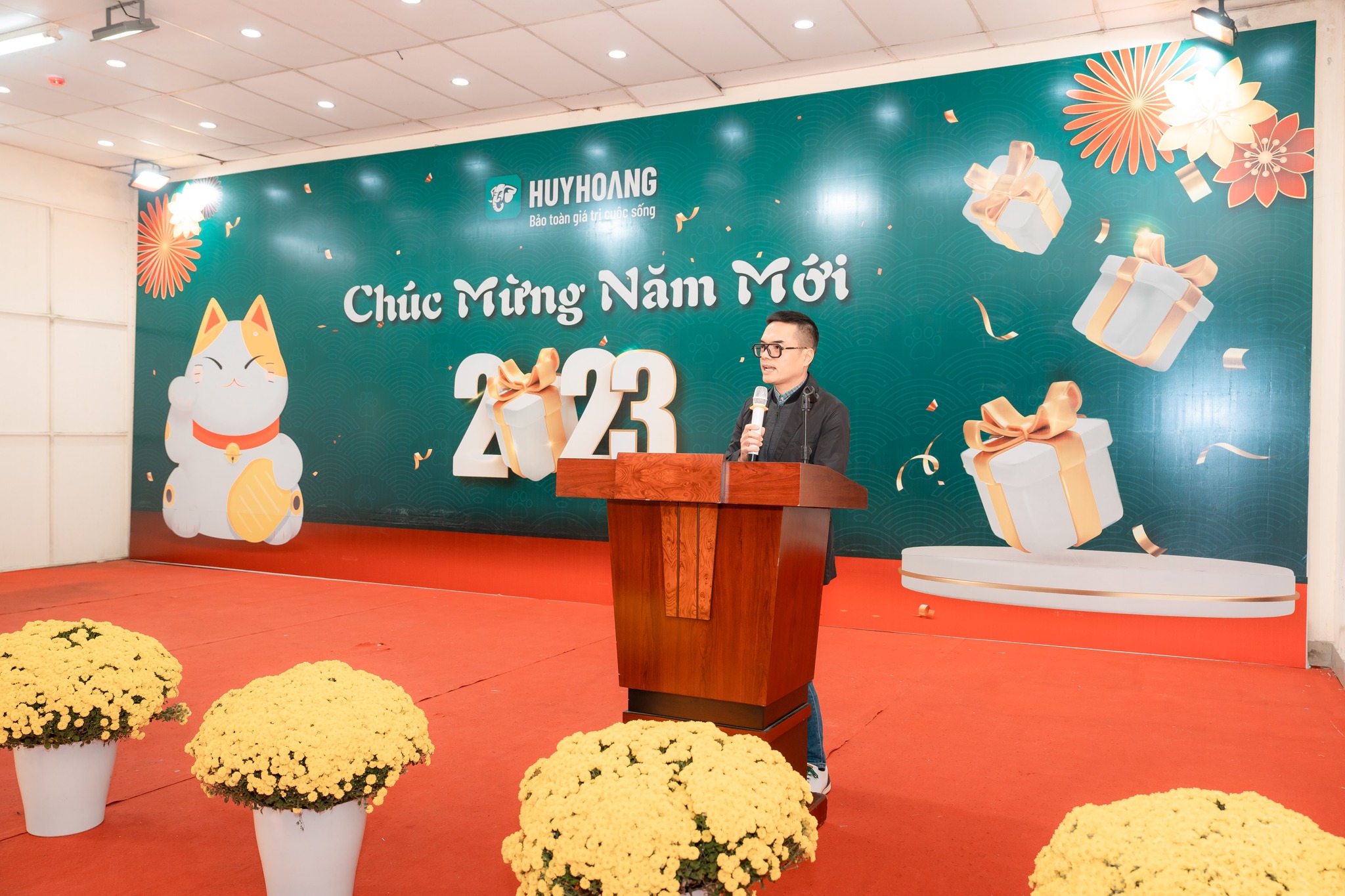 Tổng Giám Đốc Nguyễn Quang Huy phát biểu và chúc mừng năm mới tại buổi lễ